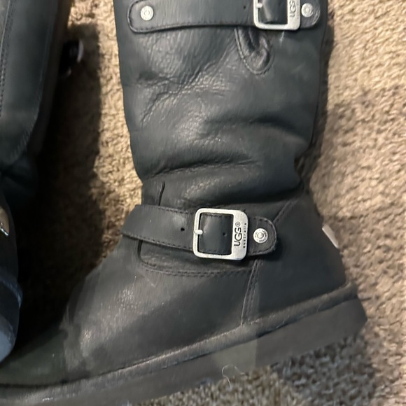 Ugg genuine leather winter boots black. Size 10.  Sheepskin lining F3010D. - Picture 14 of 14